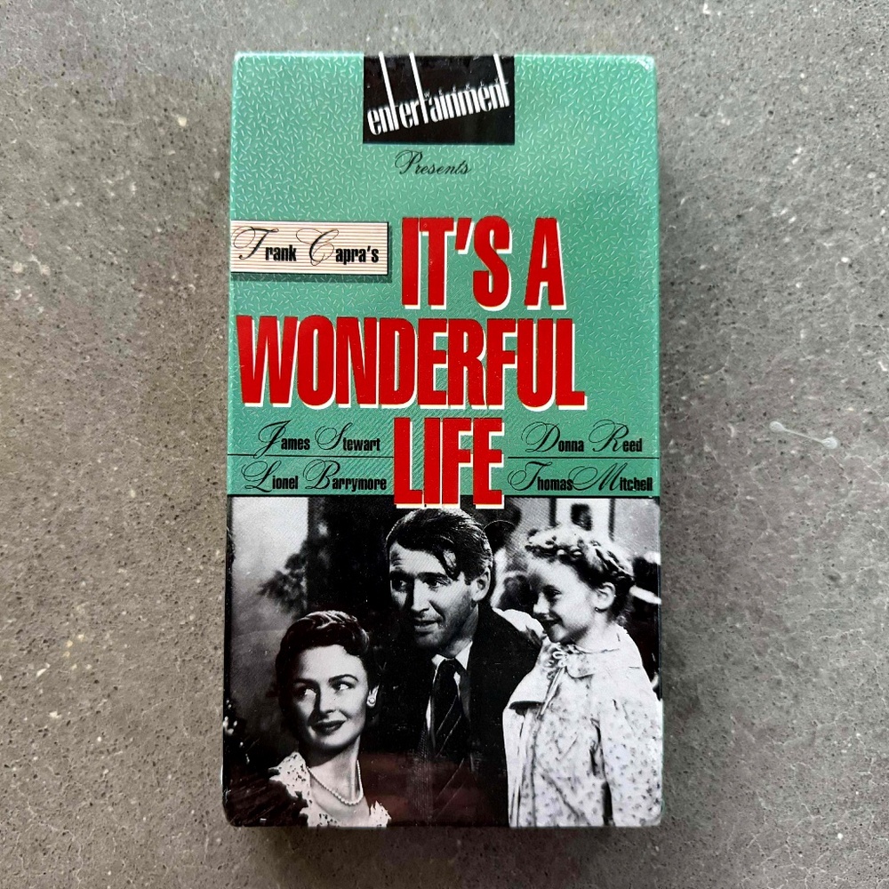 “IT’S A WONDERFUL LIFE” VHS TAPE SEALED (1946)